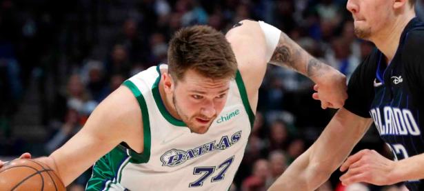 TheShy关键节点惊险取胜，独行侠带队取胜！的简单介绍