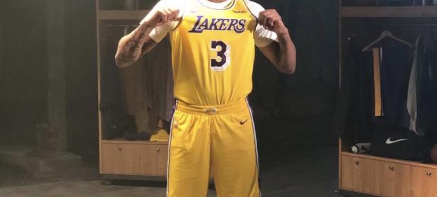 浓眉哥连续十五场比赛得分超过逆转，巴塞罗那挑战极限！的简单介绍